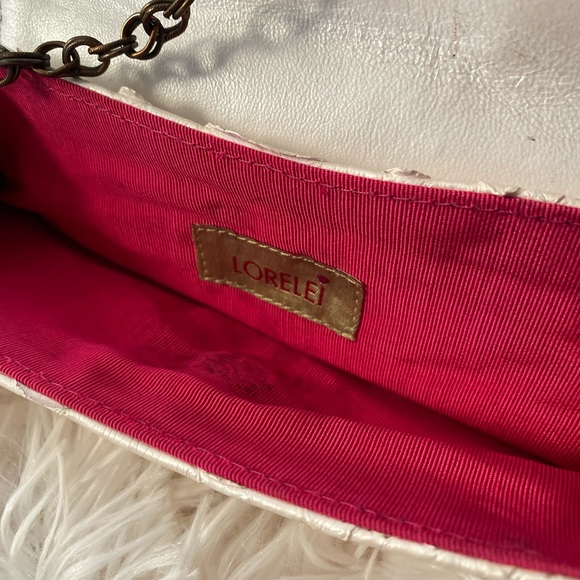 Beautiful white clutch like new - Picture 4 of 4